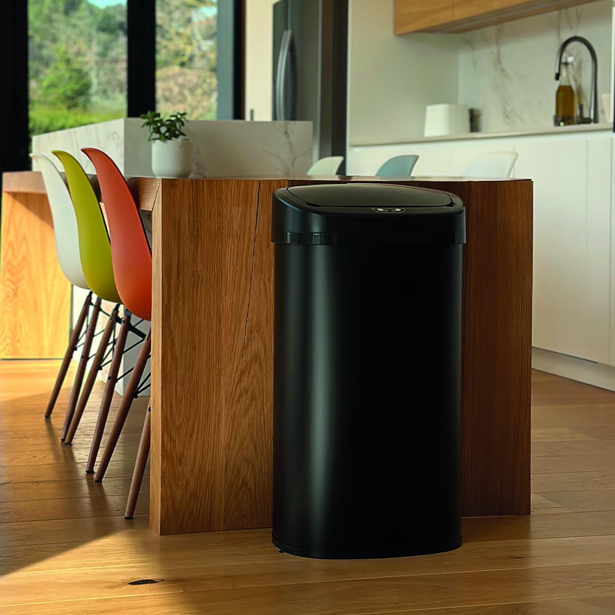 Voir la diapositive 5 : Kitchen move Poubelle automatique inox noir 58l - bat-58ls06a ss black