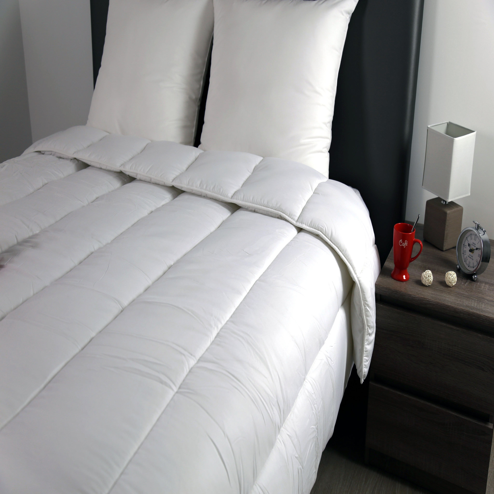 Voir la diapositive 2 : ACTUEL Couette chaude 400g/m² à bouillir lavage 95°C 