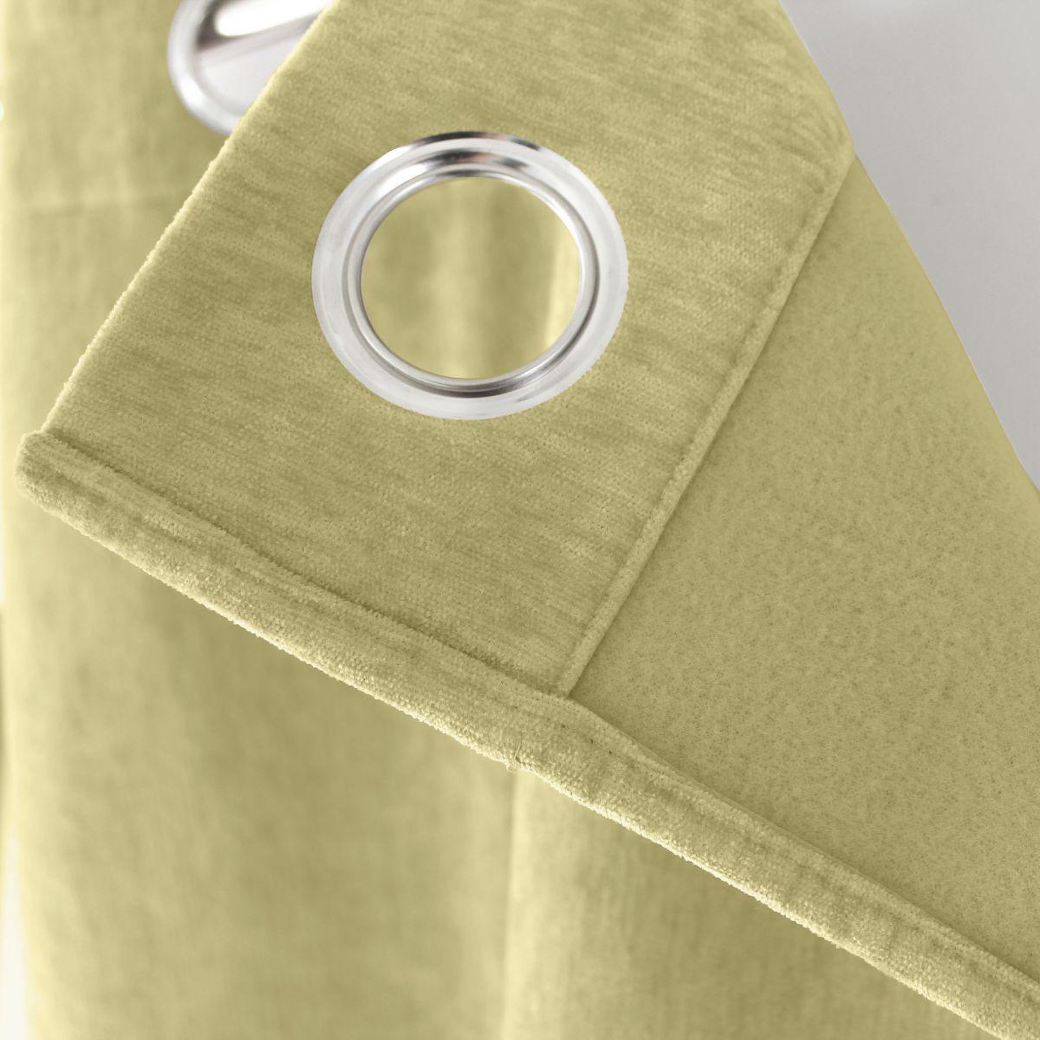 Voir la diapositive 2 : ENJOY HOME Rideau thermique occultant  velvet  140x260cm vert tilleul
