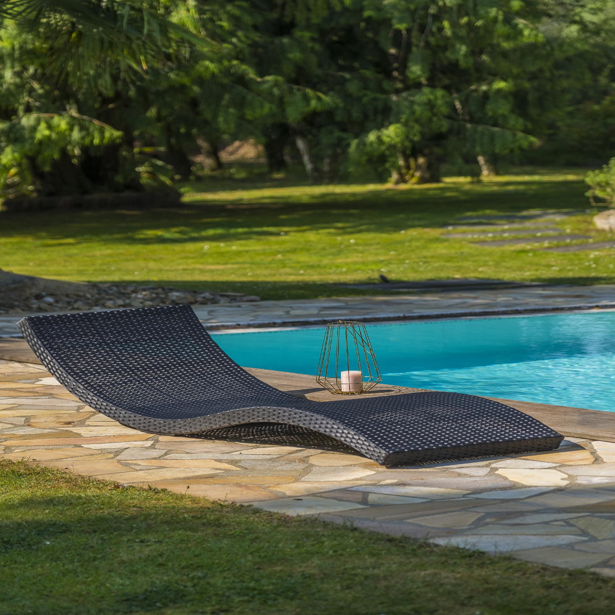 Voir la diapositive 6 : DCB GARDEN Lot de 2 bains de soleil en résine tressée