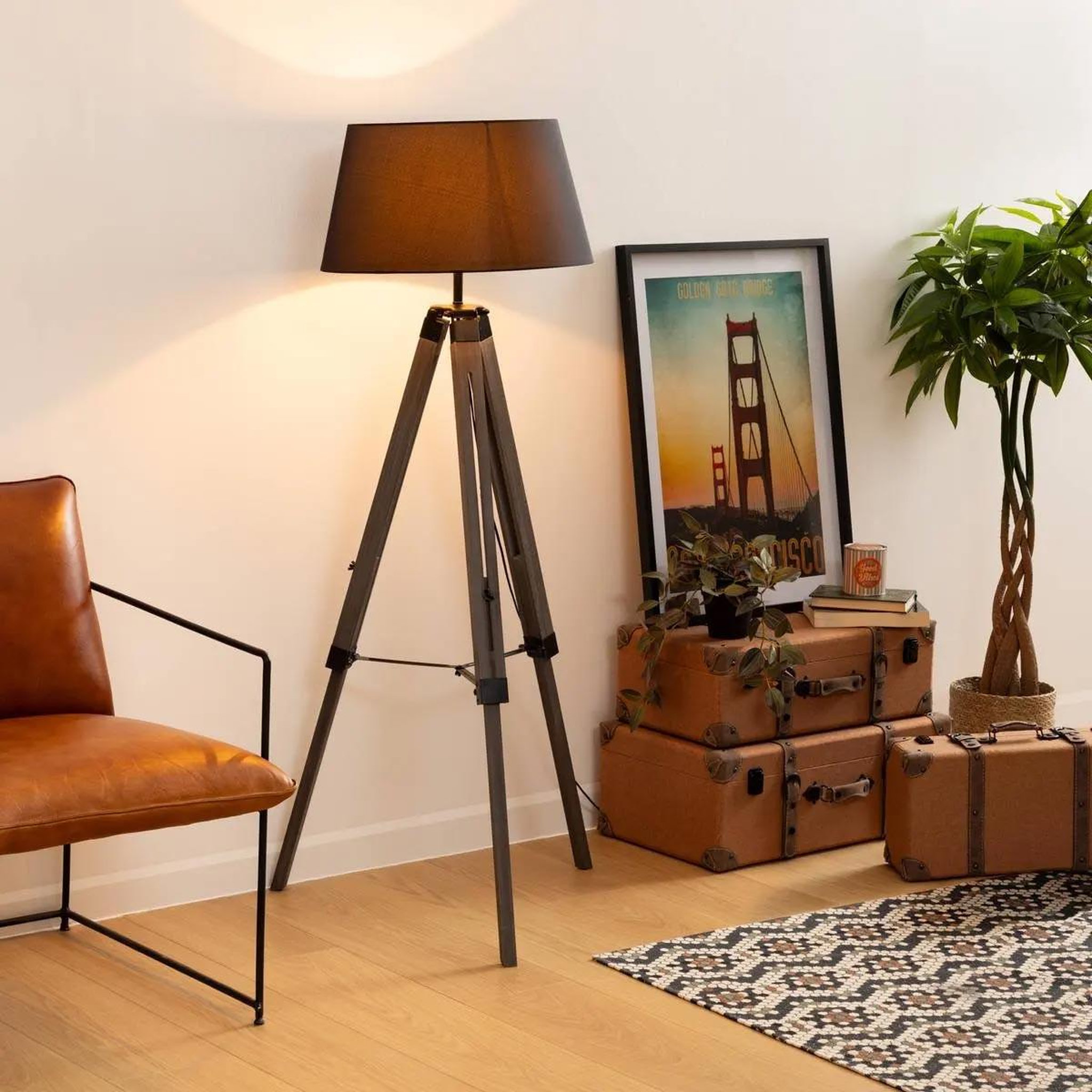 Voir la diapositive 6 : ATMOSPHERA Lampadaire trépied bois  runo  145cm noir