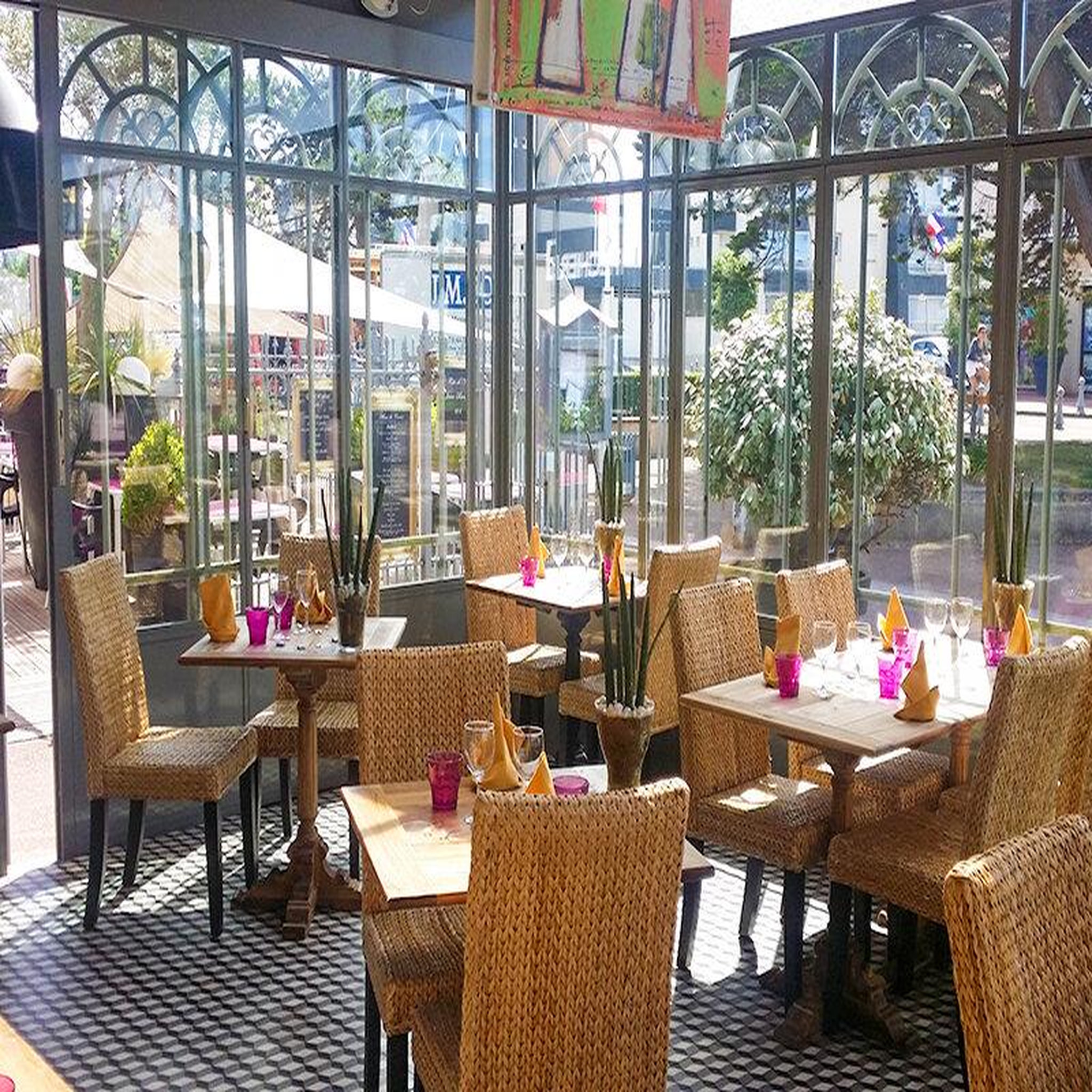 Voir la diapositive 3 : Smartbox 2 jours romantiques avec dîner dans un hôtel en bord de mer près de caen - coffret cadeau séjour