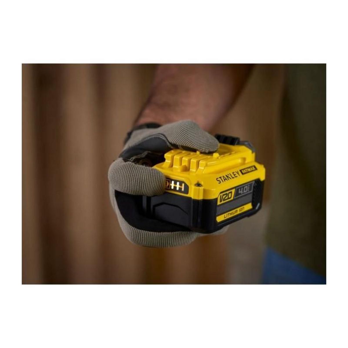 Stanley Starter Kit - STANLEY FATMAX V20 - SFMCB14M1-QW - Chargeur 2A + 1 Batterie 18V 4Ah