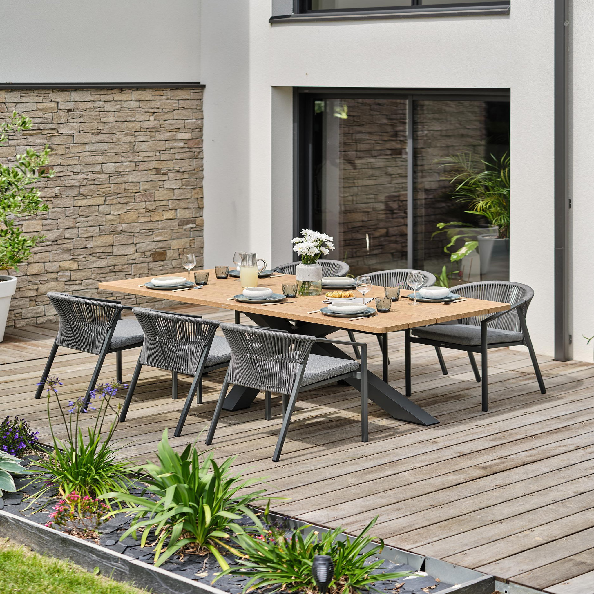 Voir la diapositive 2 : DCB GARDEN Ensemble repas de jardin (6 places)