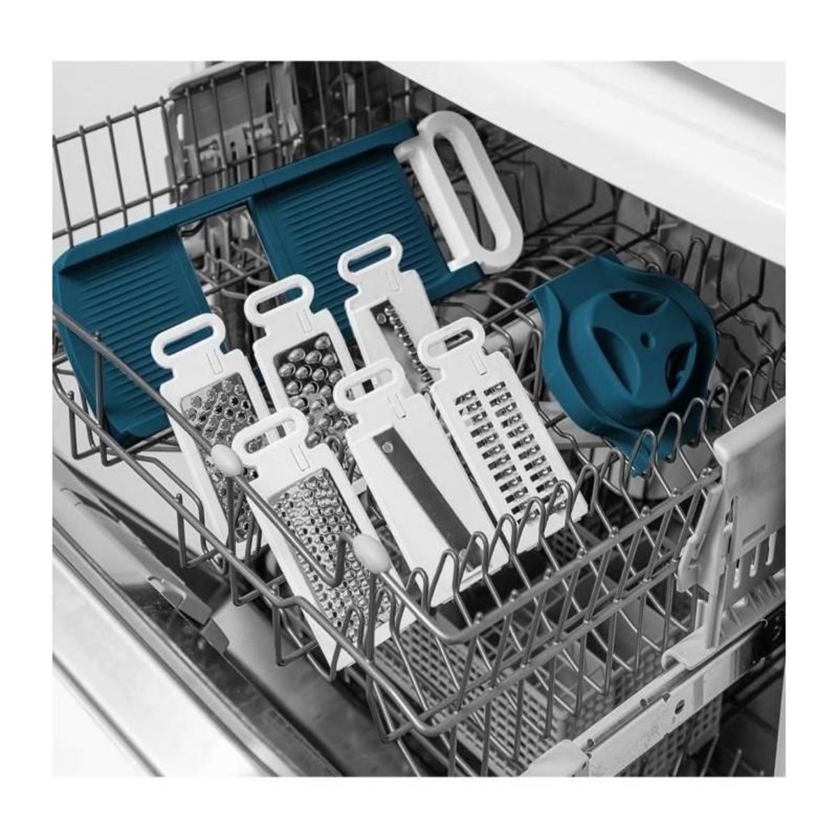 Arthur Martin Mandoline pliable - ARTHUR MARTIN - AMM530 - 6 en 1 - 3 Lames de râpes et 3 lames de coupes légumes - Acier inoxydable