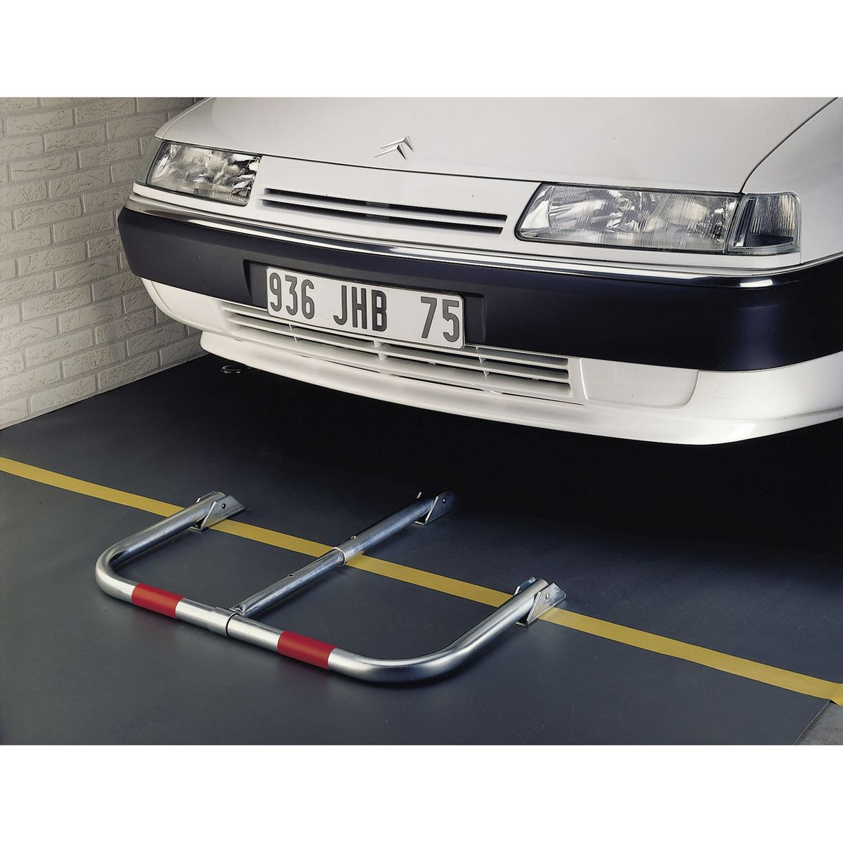 MOTTEZ Barrière de parking rabattable 