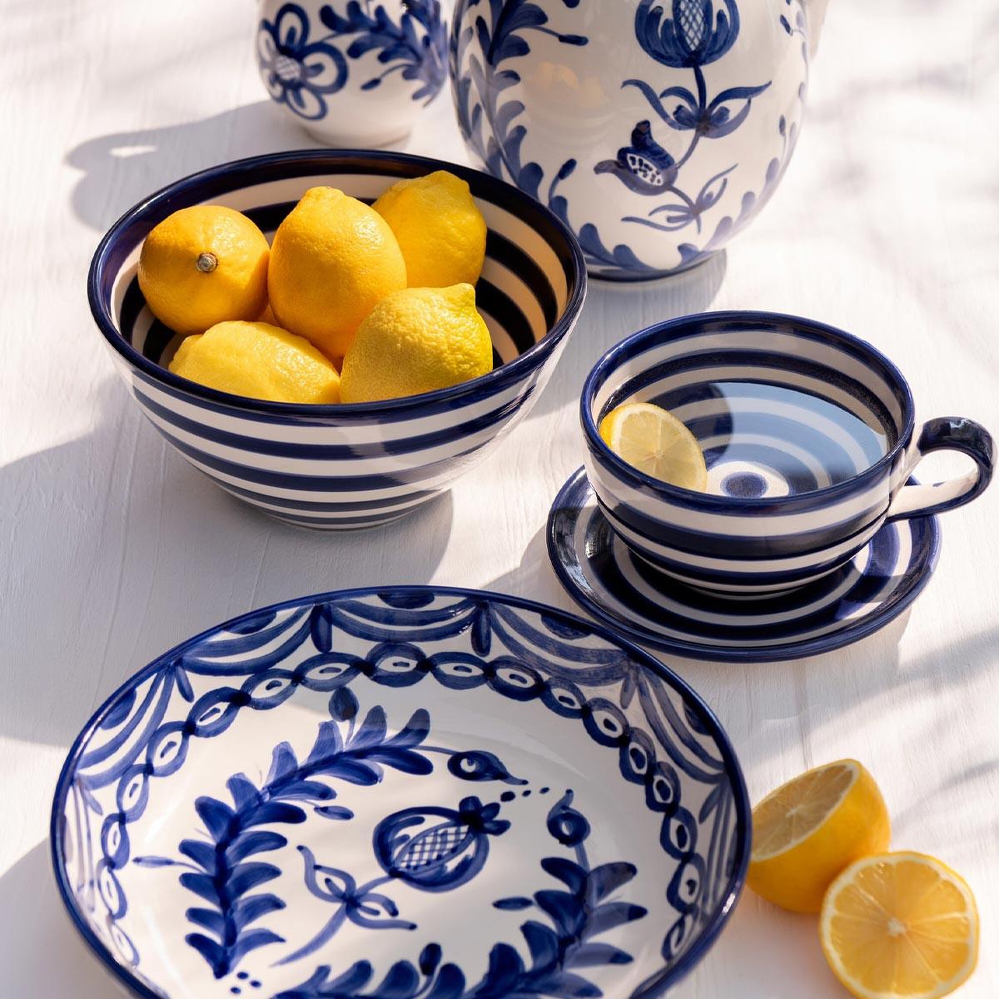 Voir la diapositive 3 : J-LINE Coupelle en céramique  granada rayure  22cm bleu cobalt