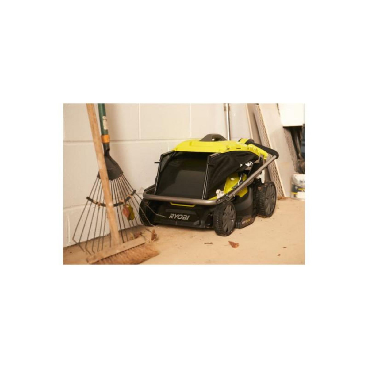 Ryobi Tondeuse RYOBI 18V LithiumPlus Brushless coupe 37cm - 1 batterie 5,0 Ah - 1 chargeur rapide - RY18L