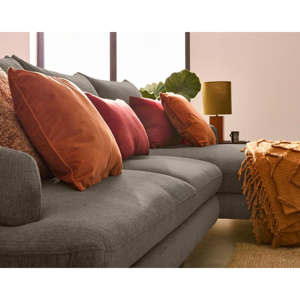 LISA DESIGN Ninon - canapé d'angle droit 4 places convertible avec coffre en tissu texturé