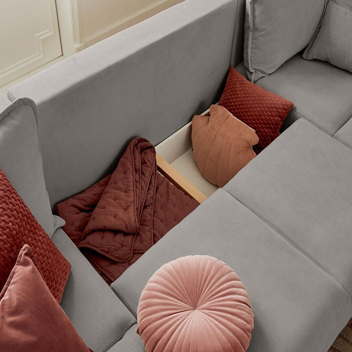 LISA DESIGN Albane - canapé panoramique en u - 7 places - convertible avec coffre - en velours côtelé