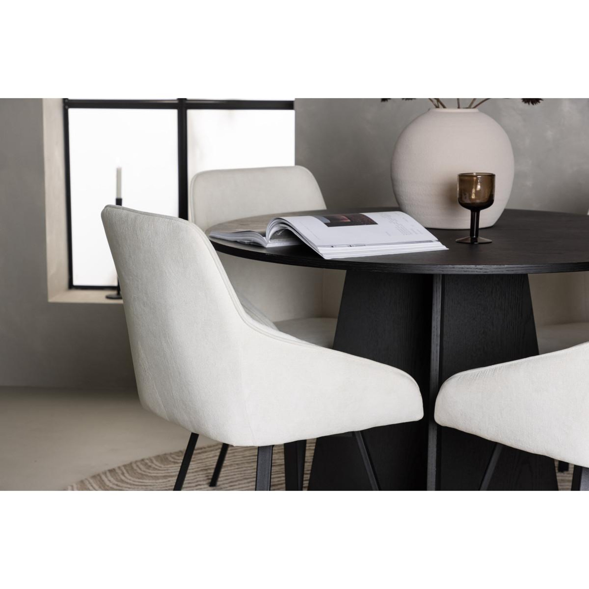 Voir la diapositive 4 : Paris Prix Ensemble table à manger & 4 chaises  bootcut & rosie  110cm beige & noir