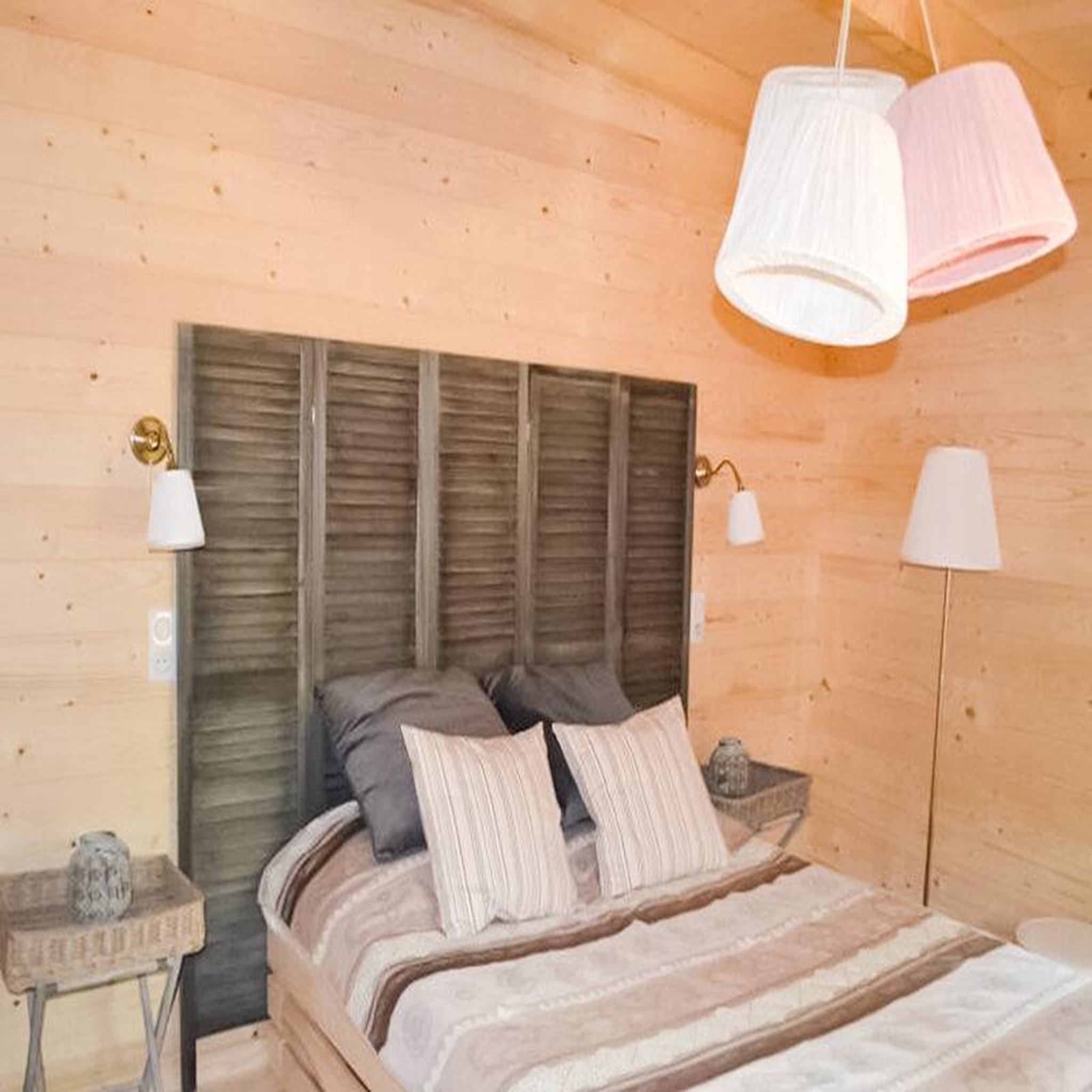 Voir la diapositive 2 : Smartbox Séjour de 2 jours en lodge sur pilotis près de poitiers - coffret cadeau séjour