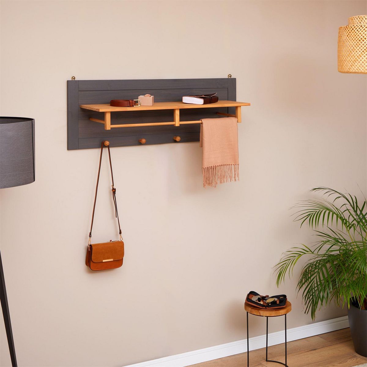 IDIMEX Portemanteau mural 4 crochets 1 étagère BOLTON en pin massif
