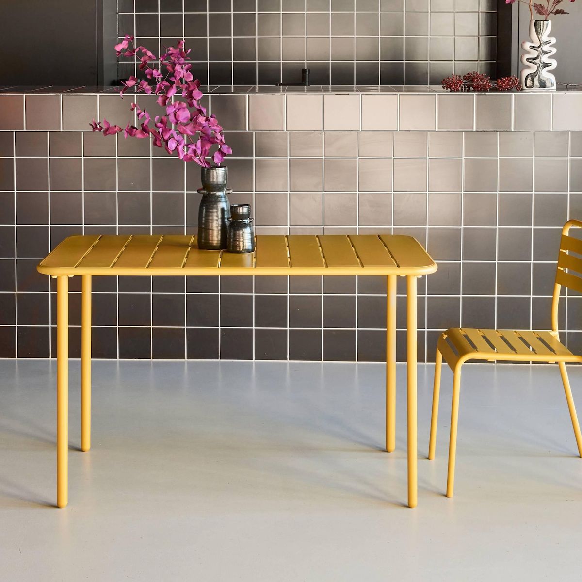 SWEEEK Table de jardin métal 4 places, Amelia L 120 x 70 x 72,5cm