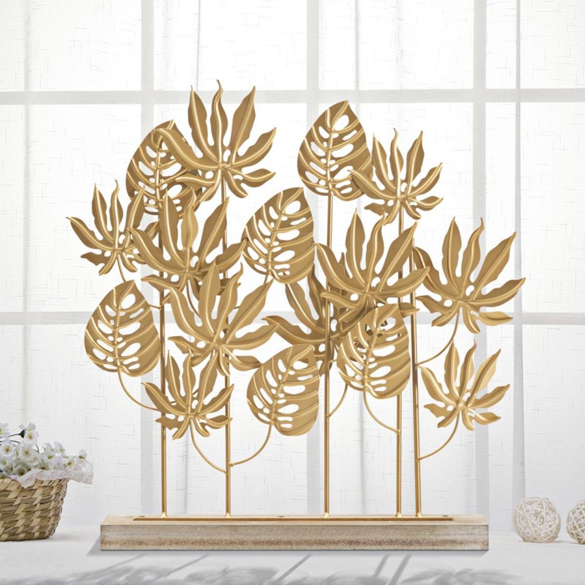 Voir la diapositive 5 : Paris Prix Objet déco en métal  feuilles exotiques  57cm or