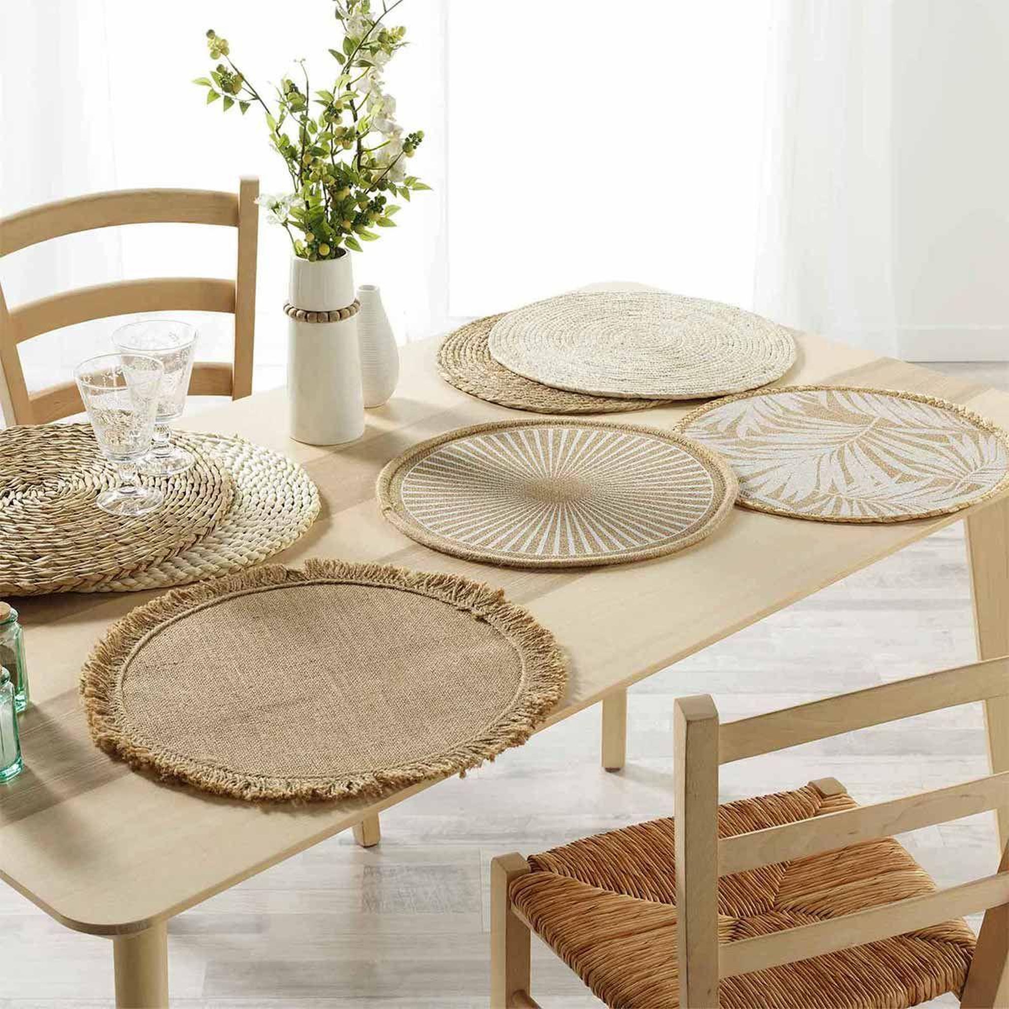 Voir la diapositive 3 : Douceur d'Intérieur Set de table en jute  frangyss  38cm naturel