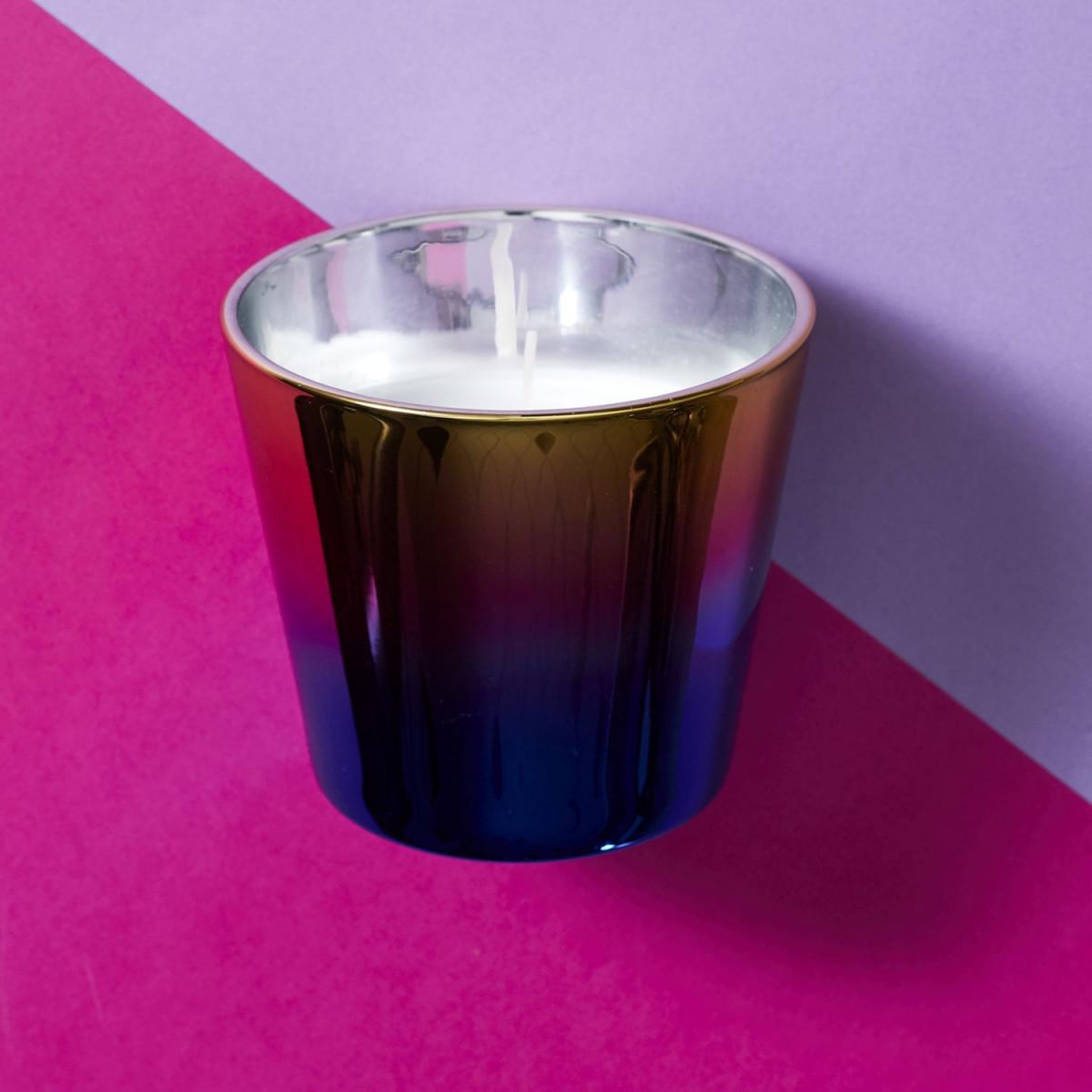 Voir la diapositive 5 : The Home Deco Factory Bougie parfumée  electroplate  9cm rêve poudré