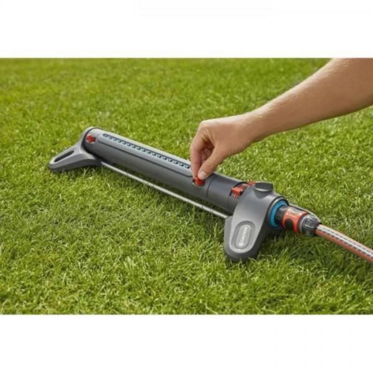 Gardena Arroseur  oscillant GARDENA AquaZoom L - Surface 350m² - Portée 21m - Résistant UV et gel - Garantie 5 ans