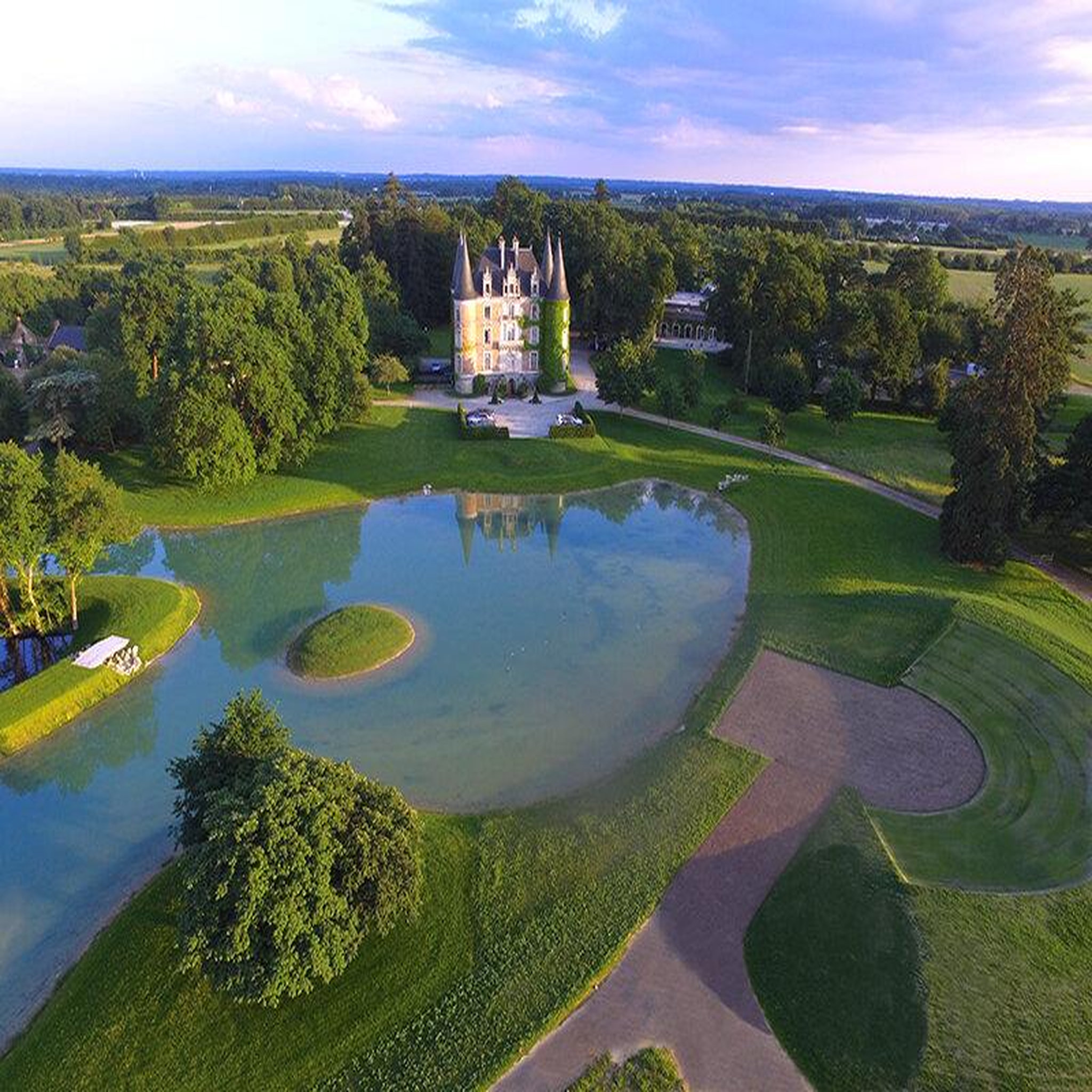 Voir la diapositive 4 : Smartbox 2 jours de rêve au château d'apigné 5* avec dîner près de rennes - coffret cadeau séjour