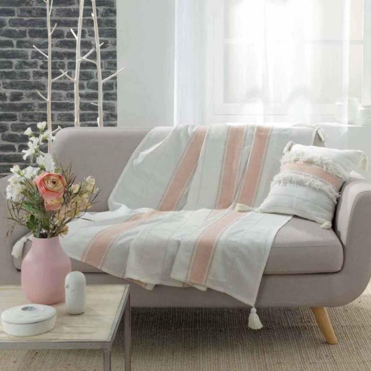 Paris Prix Plaid à Pompons  Indira  125x150cm Rose