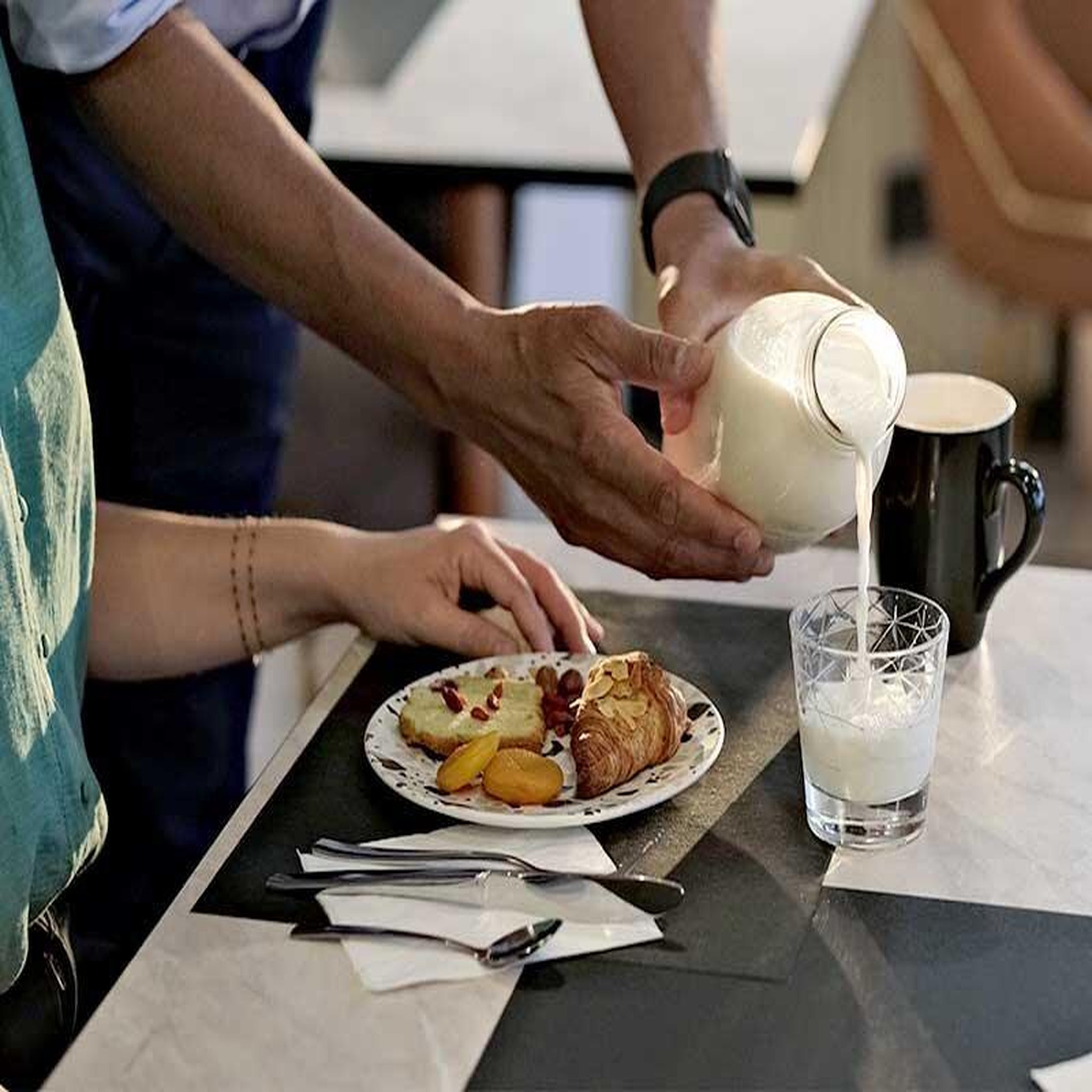 Voir la diapositive 4 : Smartbox Thalazur royan 4* : 2 jours avec vue mer, petit-déjeuner et accès à l'espace spa marin - coffret cadeau séjour