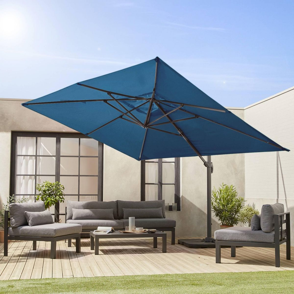 SWEEEK Parasol déporté rectangulaire 3x4 m - Wimereux - Parasol excentré inclinable dans 6 positions, rotatif à 360° + dalles à lester 50x50cm