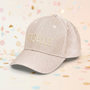 Voir la diapositive 3 : OZABI OZABI Lot 2 Casquettes Pailletées Femme – Message Brodé Fantaisie Humoristique