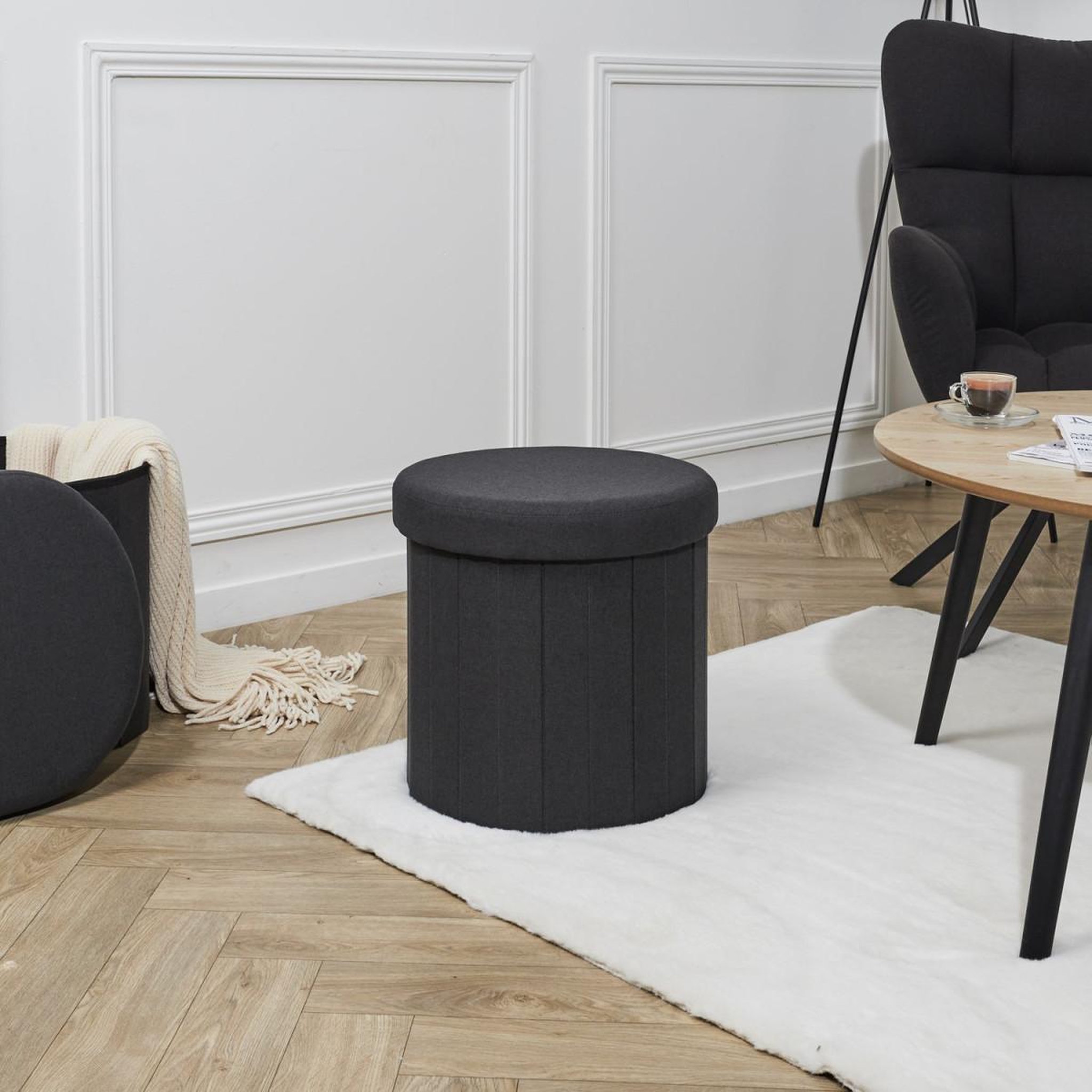 Voir la diapositive 4 : The Home Deco Factory Pouf coffre pliable  pills  38cm noir