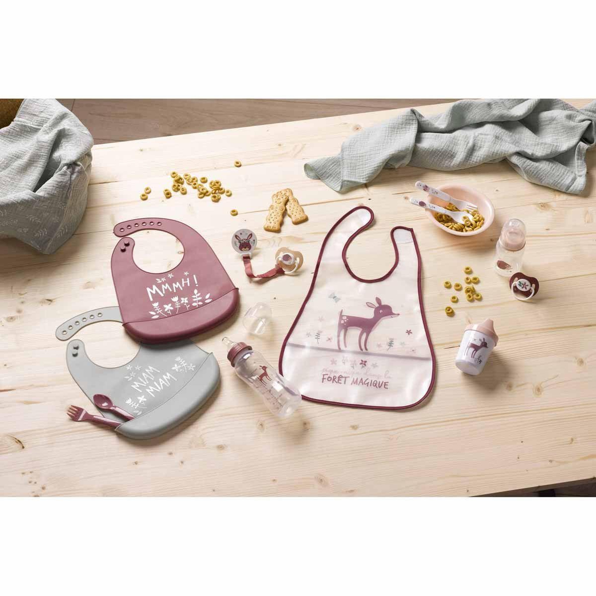 Voir la diapositive 2 : BEBE DOUCEUR Bavoir bébé  forêt magique  43cm rose & blanc