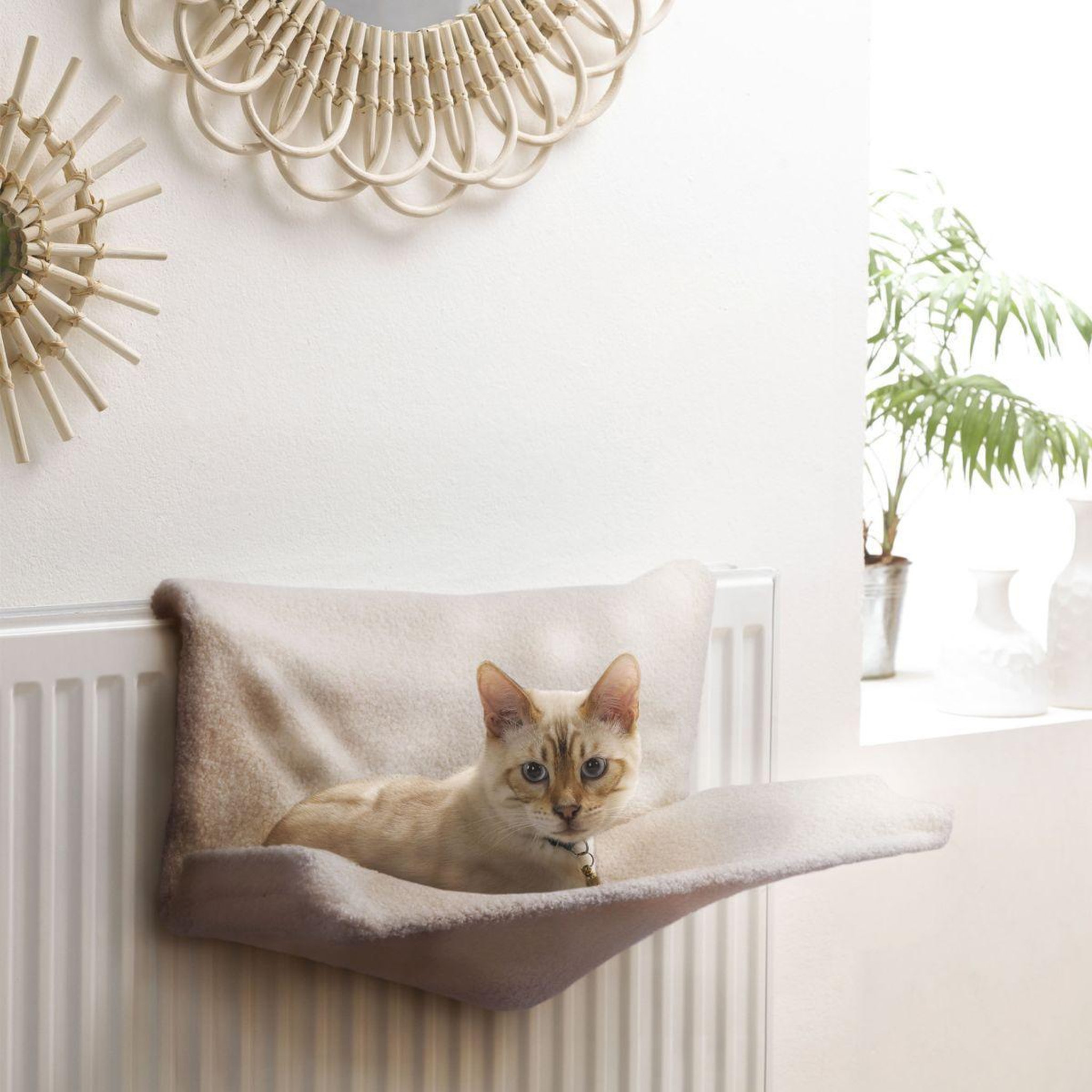 Voir la diapositive 2 : LOVE STORY Hamac de radiateur pour chat  wooly  45cm écru