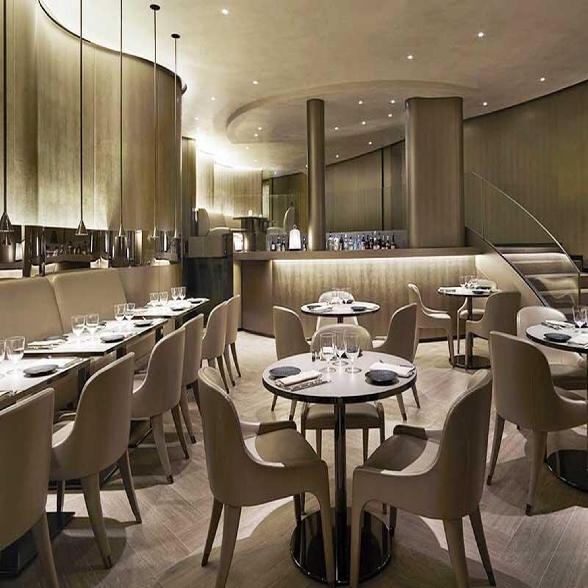 Voir la diapositive 4 : Smartbox Restaurant gault & millau à paris : dîner gastronomique de 5 plats pour 2 au restaurant armani - coffret cadeau gastronomie