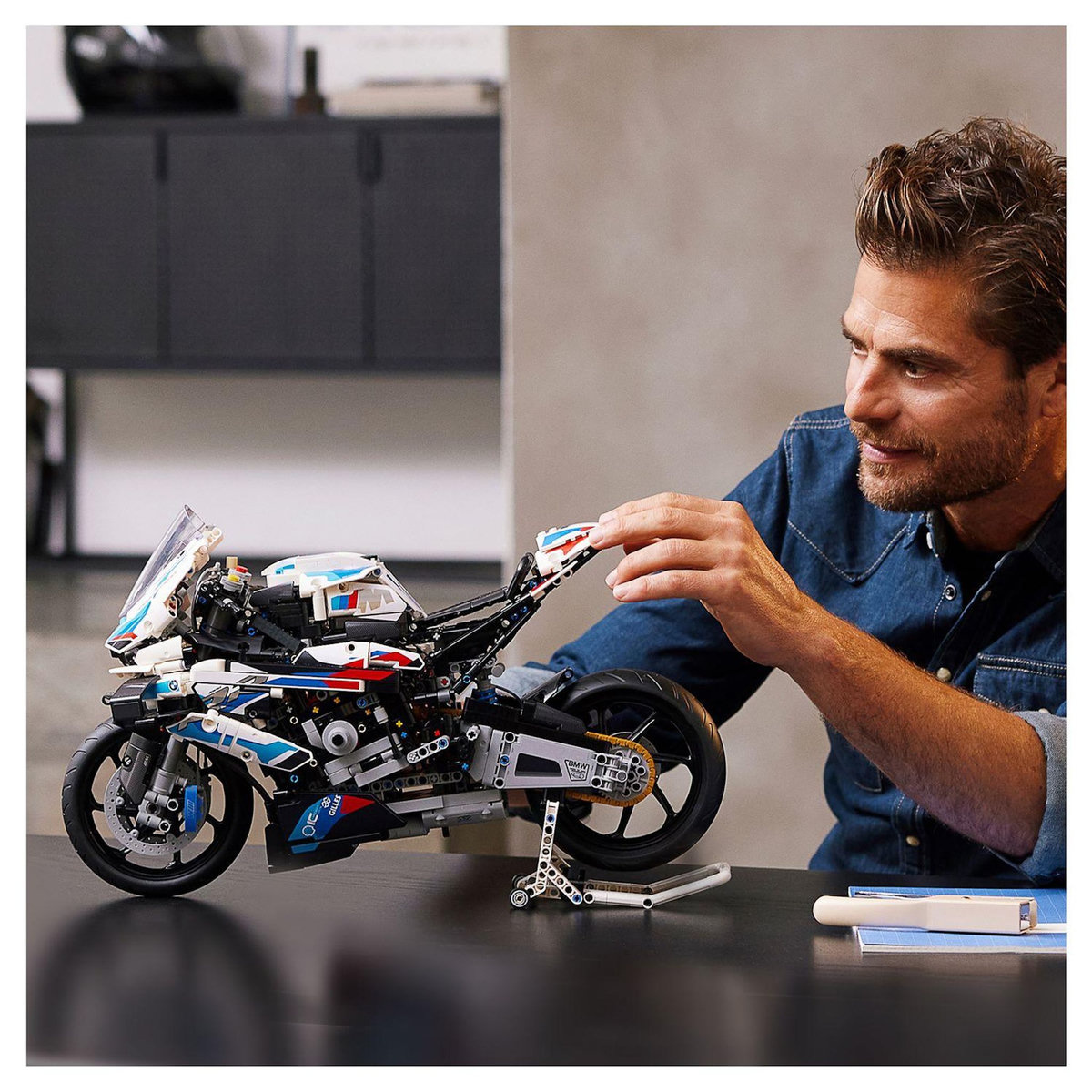 LEGO Technic 42130 - BMW M 1000 RR, Modèle Réduit Moto Pour Adulte