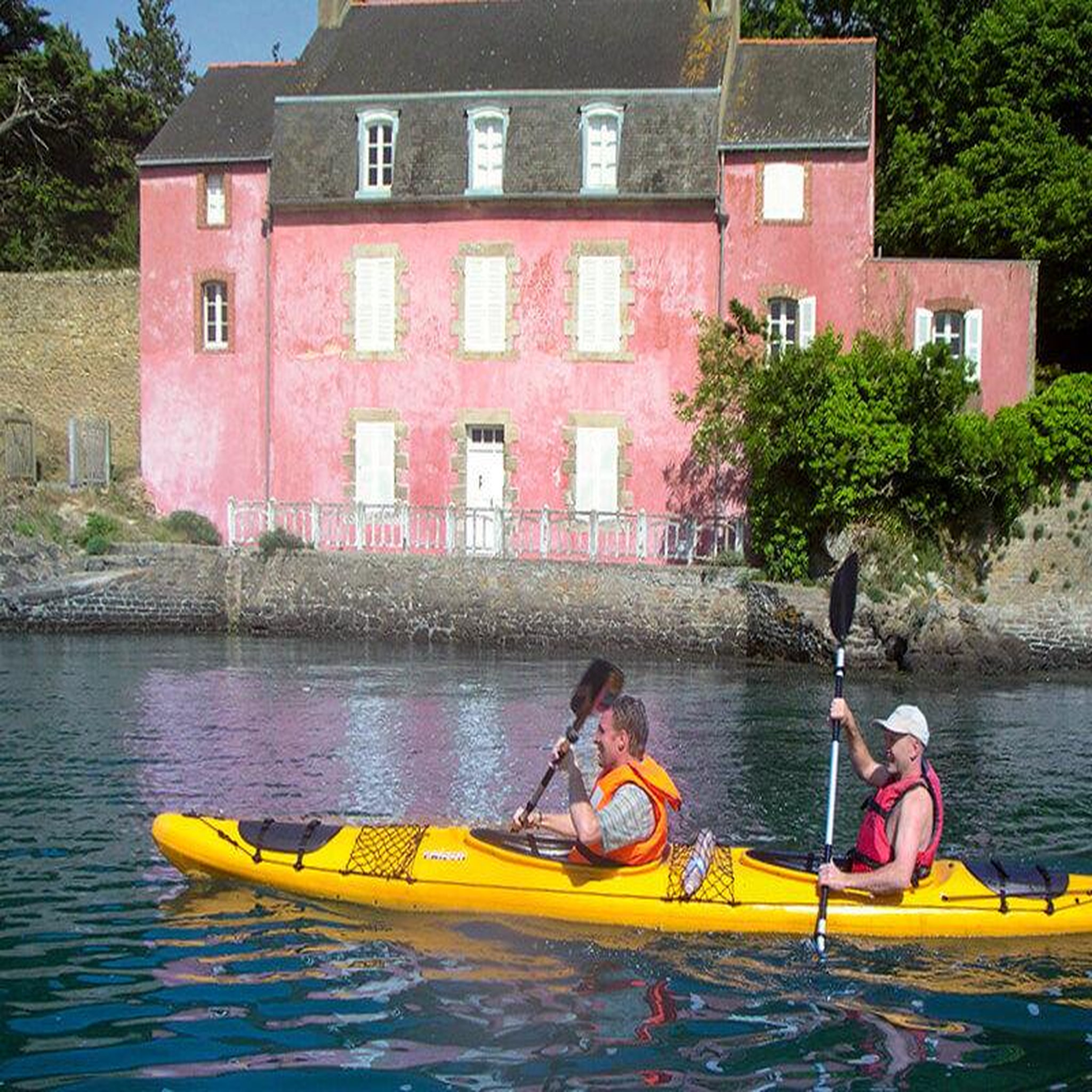 Voir la diapositive 4 : Smartbox Randonnées en kayak - coffret cadeau sport & aventure