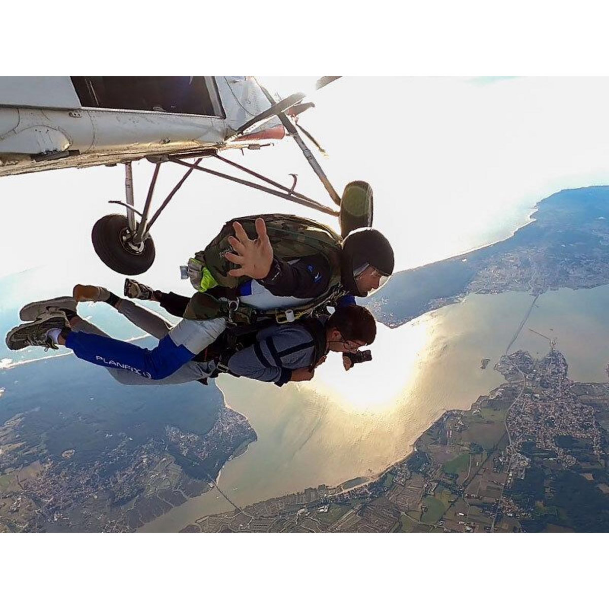 Smartbox Saut en parachute au-dessus du bassin de Marennes-Oléron - Coffret Cadeau Sport & Aventure