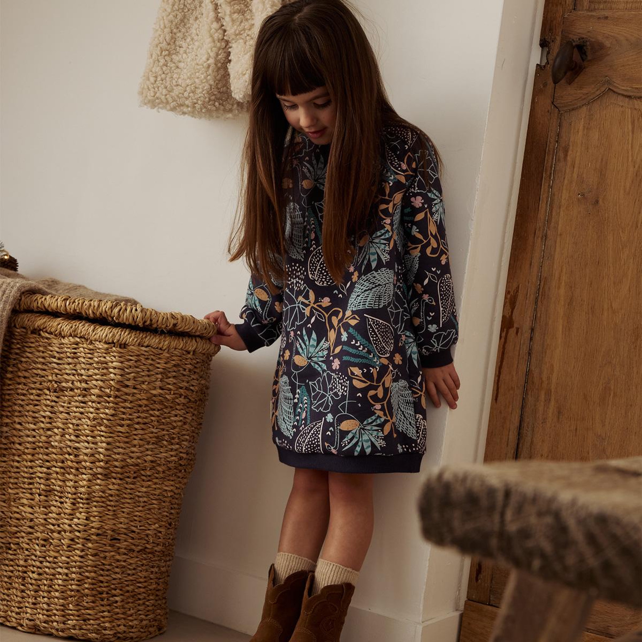 Voir la diapositive 4 : Petit Béguin Robe enfant en molleton holamuchacha