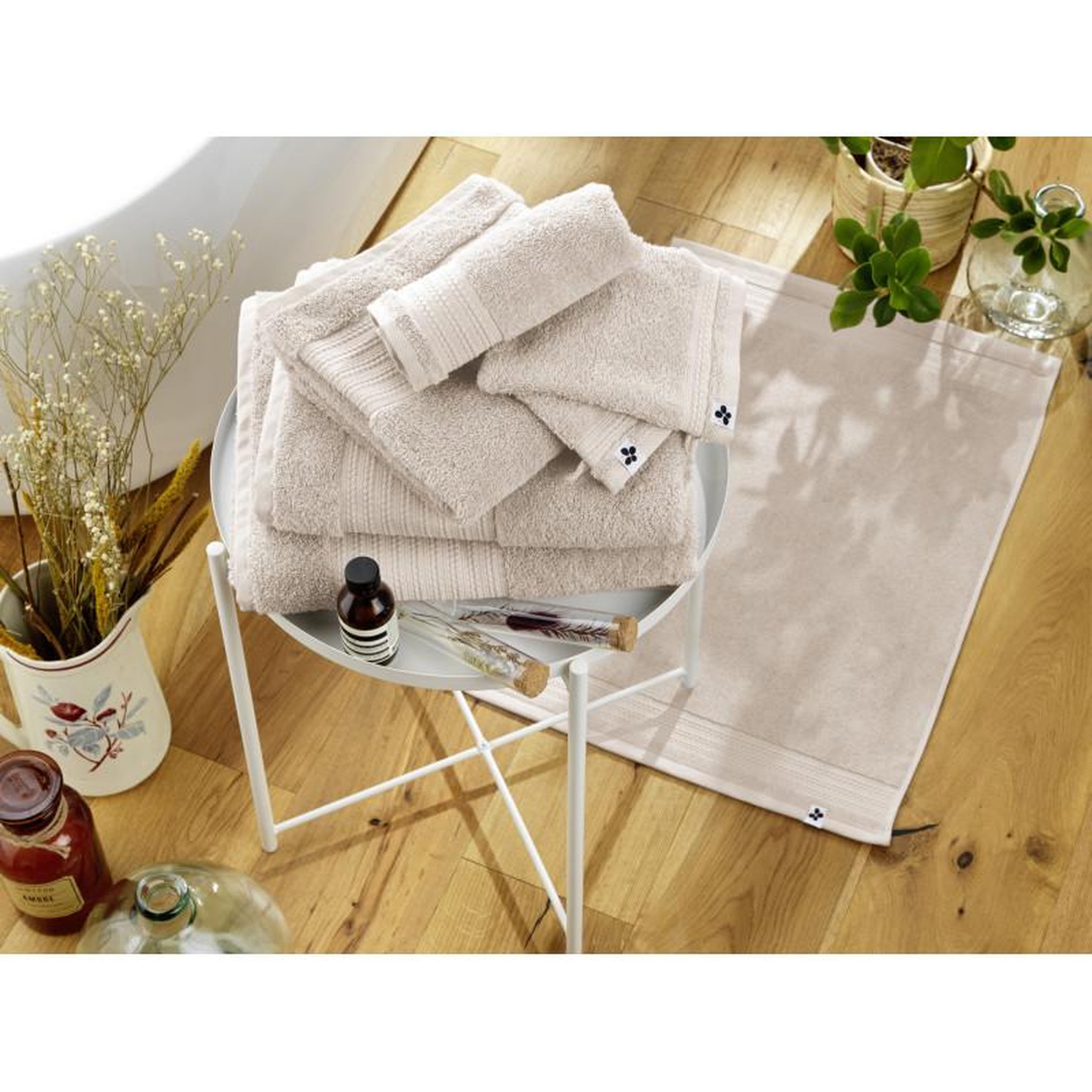 Voir la diapositive 5 : L EFFET PAPILLON Lot de 2 gants de toilette  Garance  15 x 21 cm / 100% Coton Bio / 600 gr/m² l'Effet Papillon -  - Lot de 2 Gants de toilette 15 x 21 cm