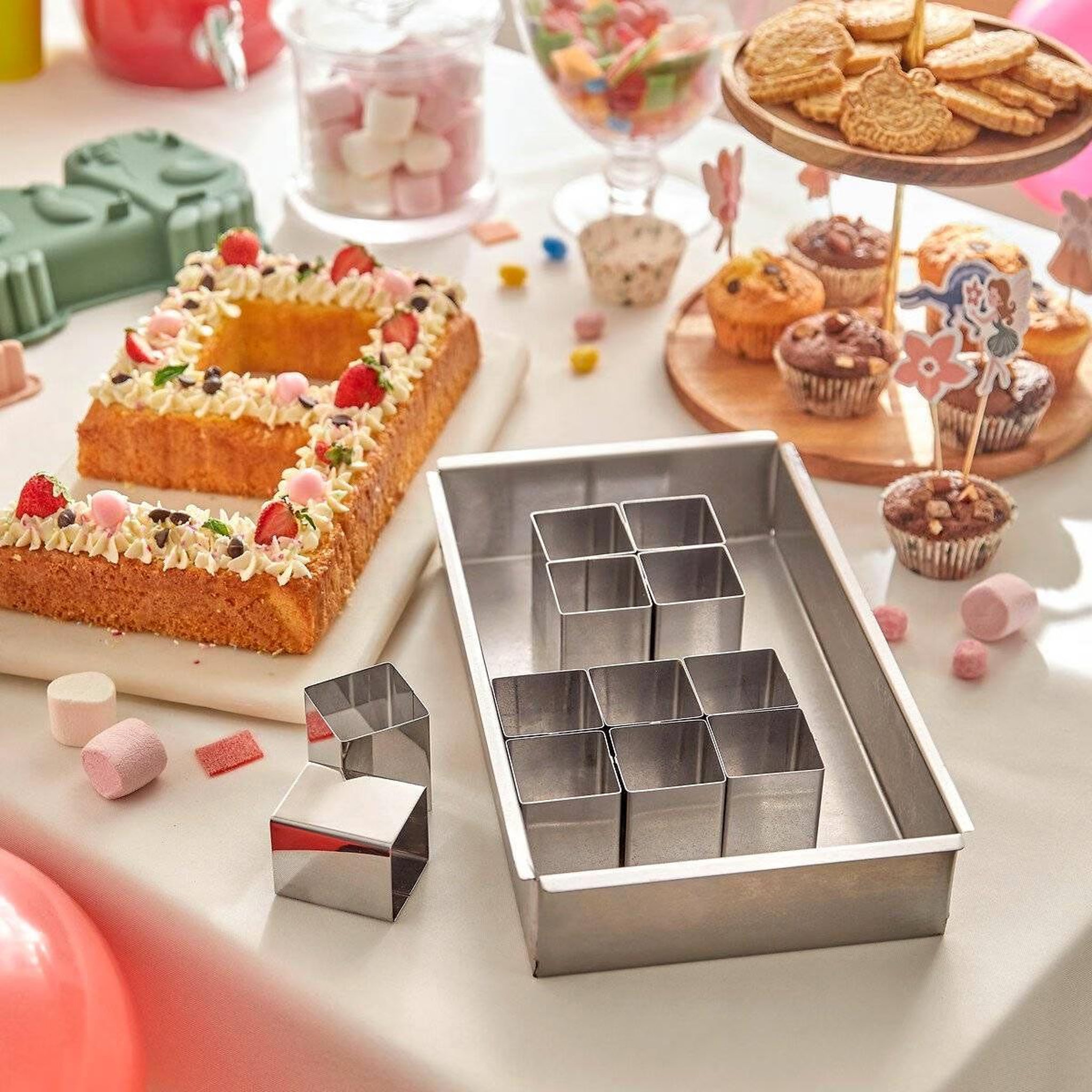 Voir la diapositive 4 : FIVE Moule à pâtisserie réglable  number cake  31cm argent