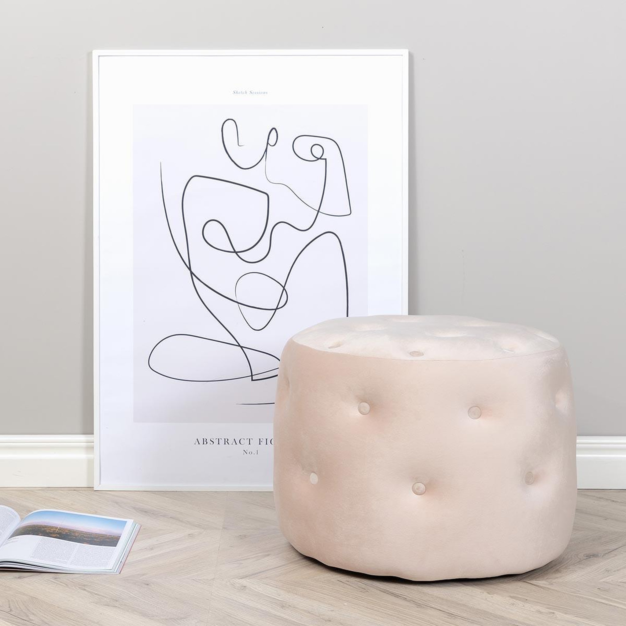 Voir la diapositive 2 : Paris Prix Pouf capitonné en velours  benjamin  55cm beige