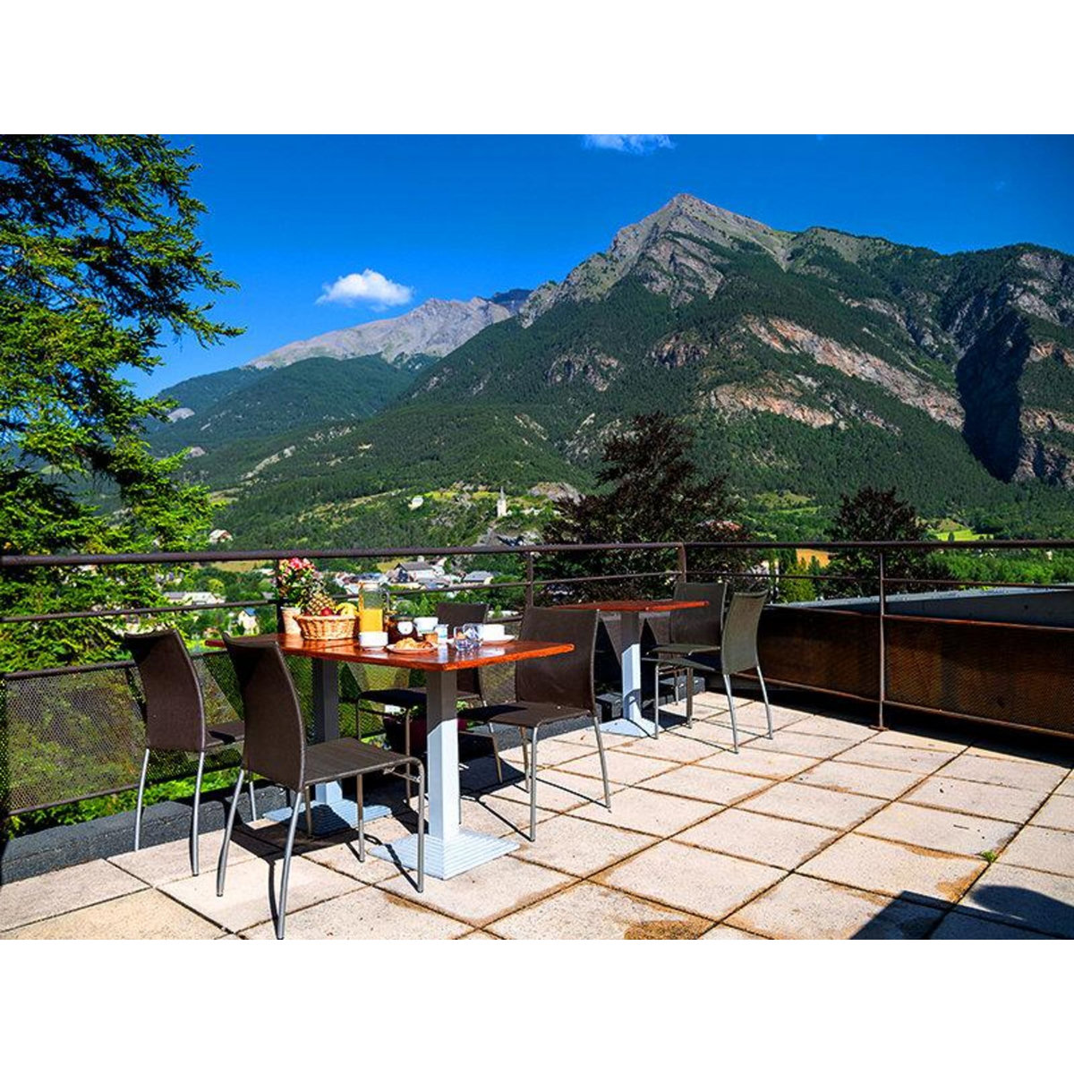 Smartbox 3 jours en famille dans un château près d'Embrun - Coffret Cadeau Séjour