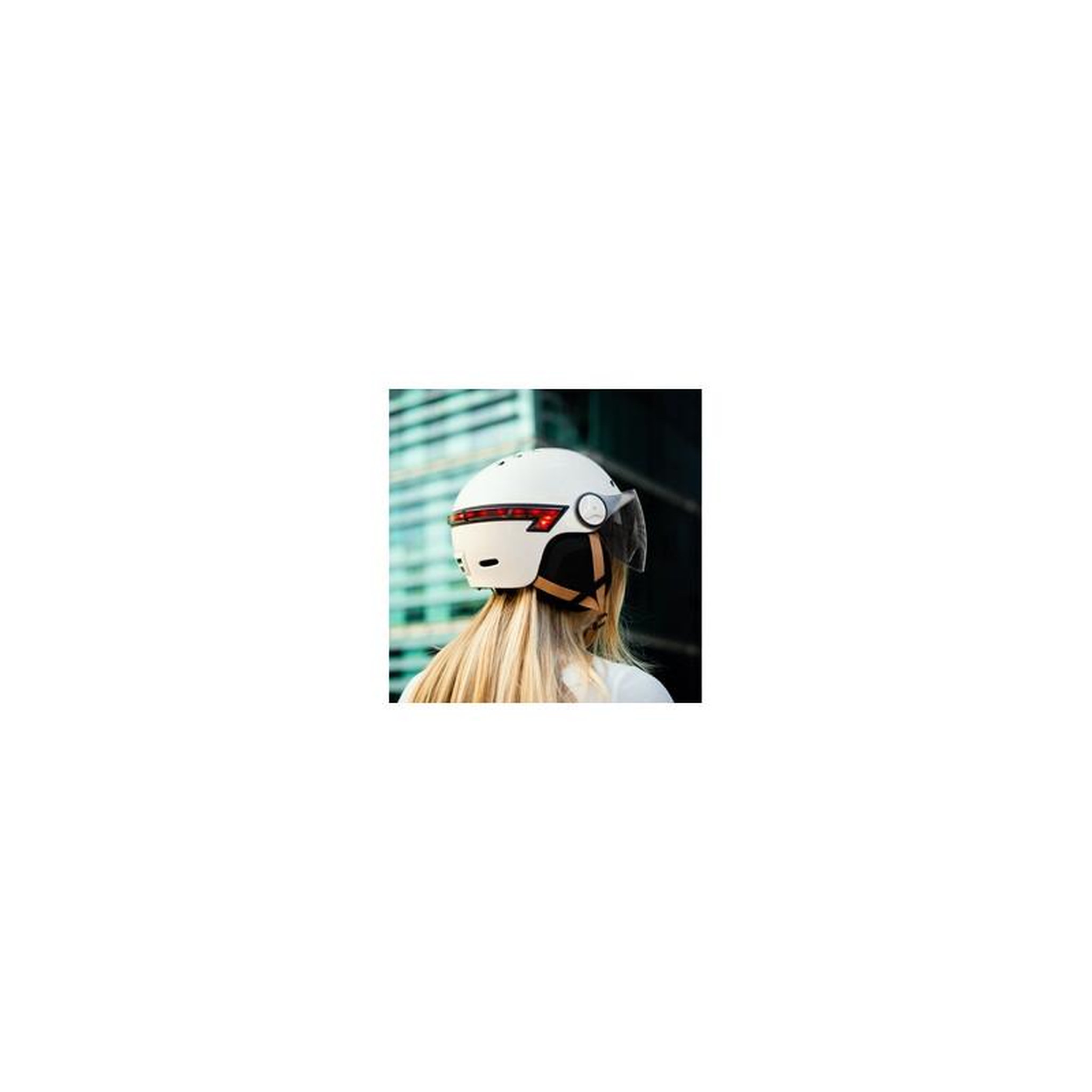 Voir la diapositive 6 : CASR Casque trottinette led glow crème taille m