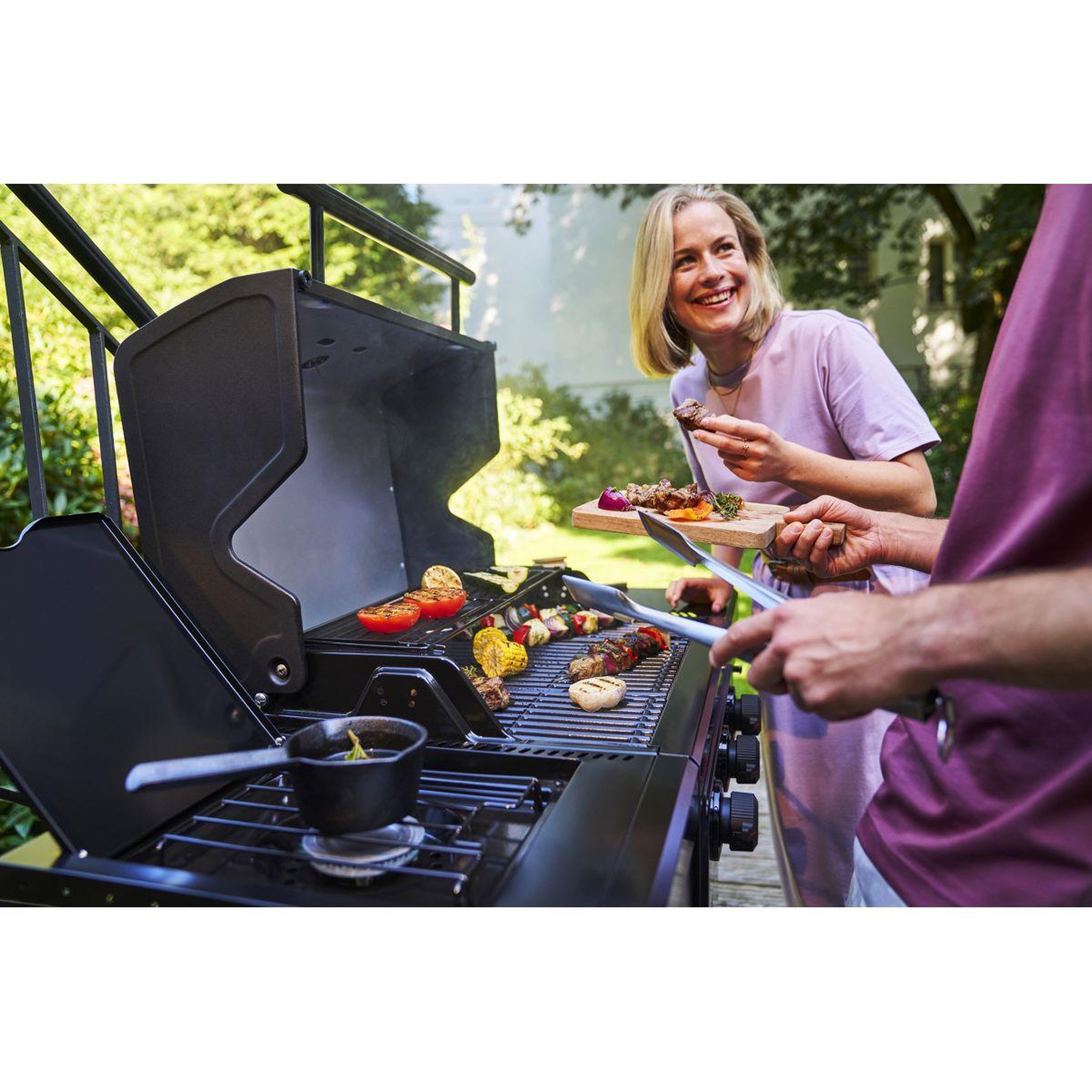 Voir la diapositive 5 : CHAR BROIL Barbecue gaz essential 3g, sur chariot, 4 brûleurs dont 1 latéral, surface de cuisson 64 x 45 cm