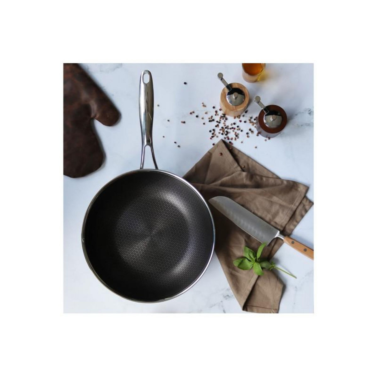 Ogo Poele sauteuse Ogo WOK BLACK CUBE 28 CM EN ACIER INOXYDABLE FOND NID D ABEILLE TOUS FEUX DONT INDUCTION