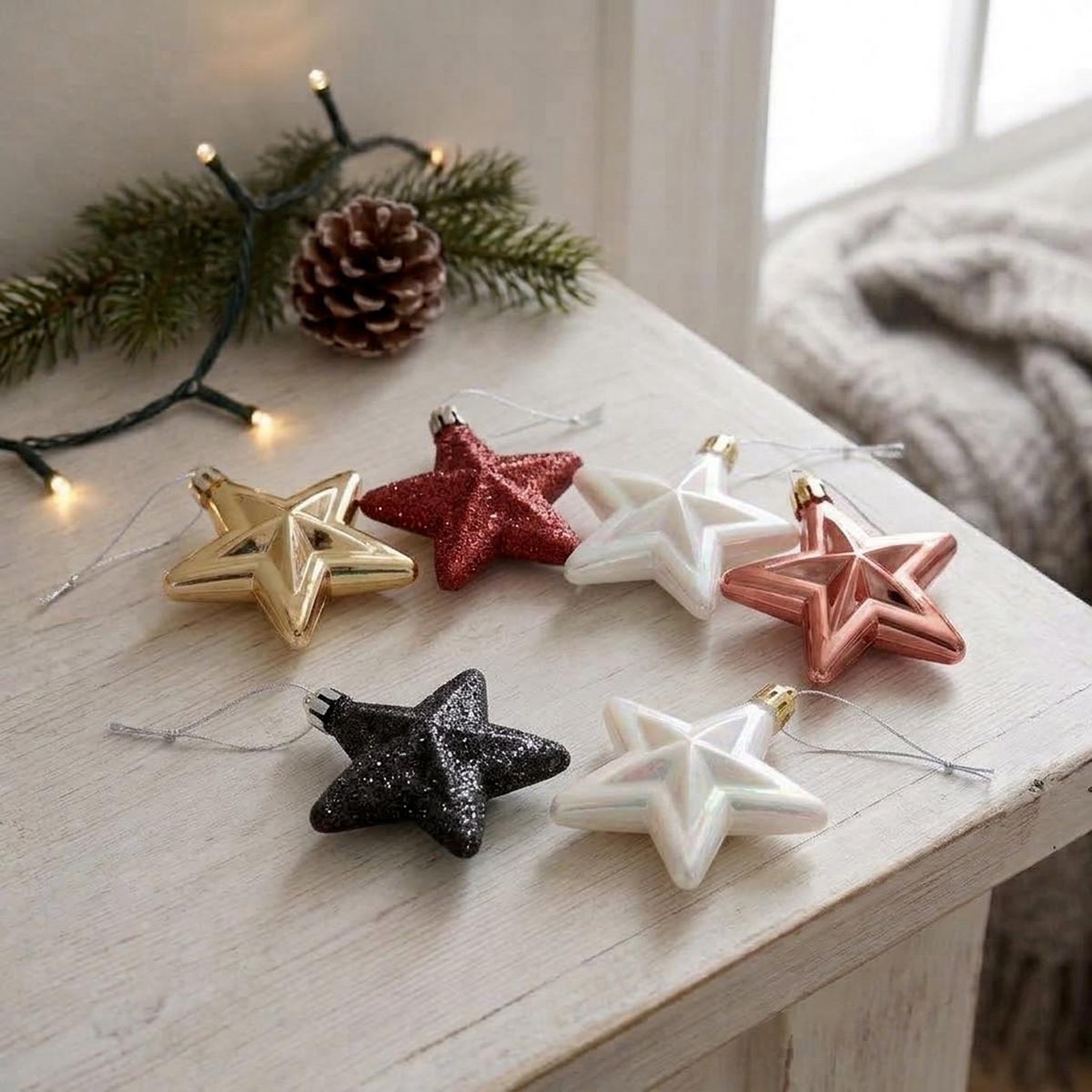 Voir la diapositive 2 : FEERIC LIGHT & CHRISTMAS Sujet de Noël 6 Étoiles  Grand Hôtel  6cm Multicolore