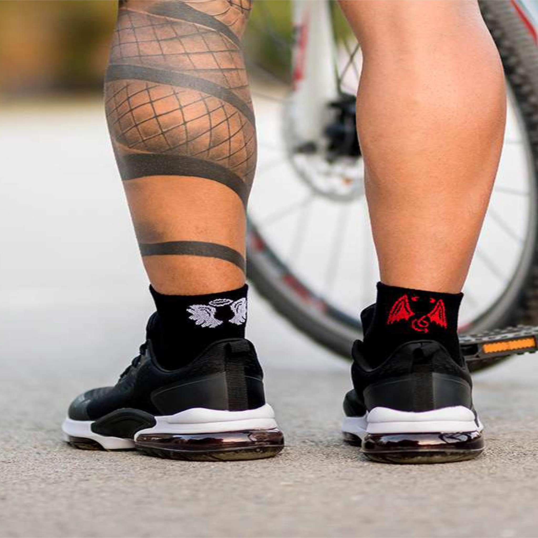 Voir la diapositive 5 : PIRIN HILL Chaussettes courtes active day noires ange & démon