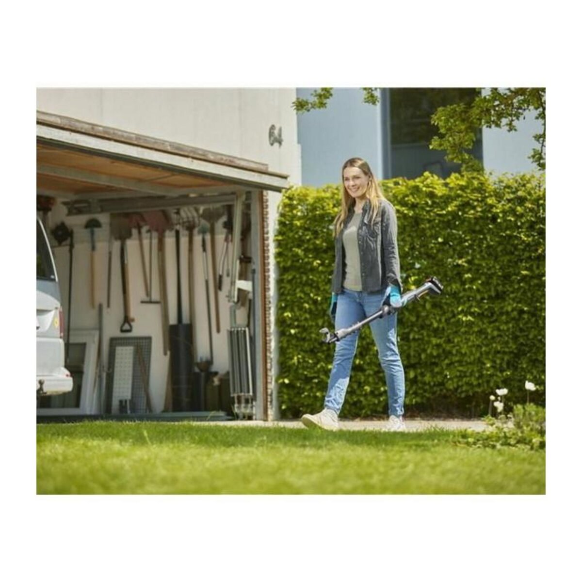 Gardena Coupe-branches EasyCut 110/18V P4A sur batterie - Coupe Ø 28 mm - L. 1140 mm