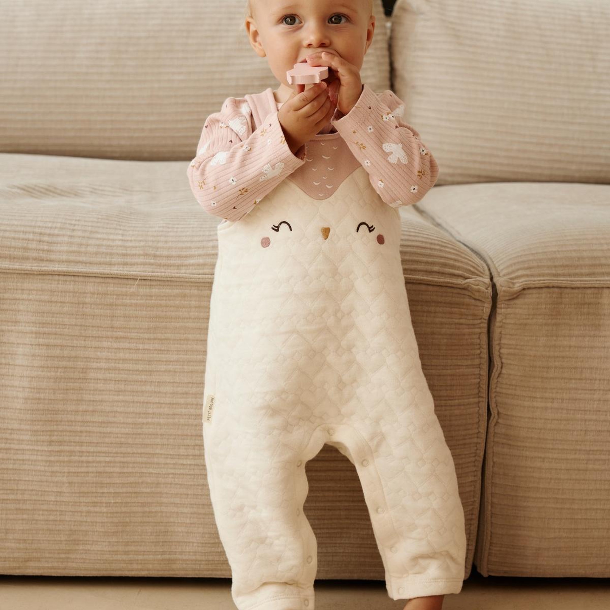 Voir la diapositive 6 : PETIT BEGUIN Ensemble salopette bébé matelassé et t-shirt Miette