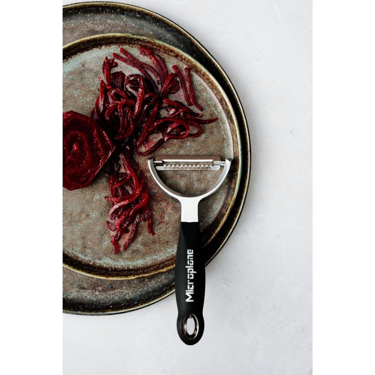 MICROPLANE Eplucheur Profesional Y Julienne Black