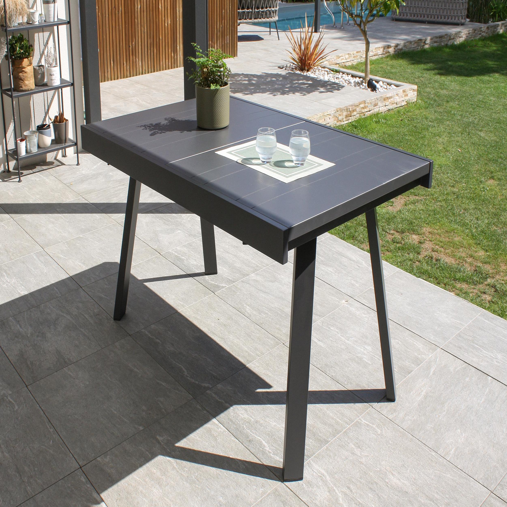 Voir la diapositive 3 : DCB GARDEN Ensemble repas de jardin en aluminium  (8 places)