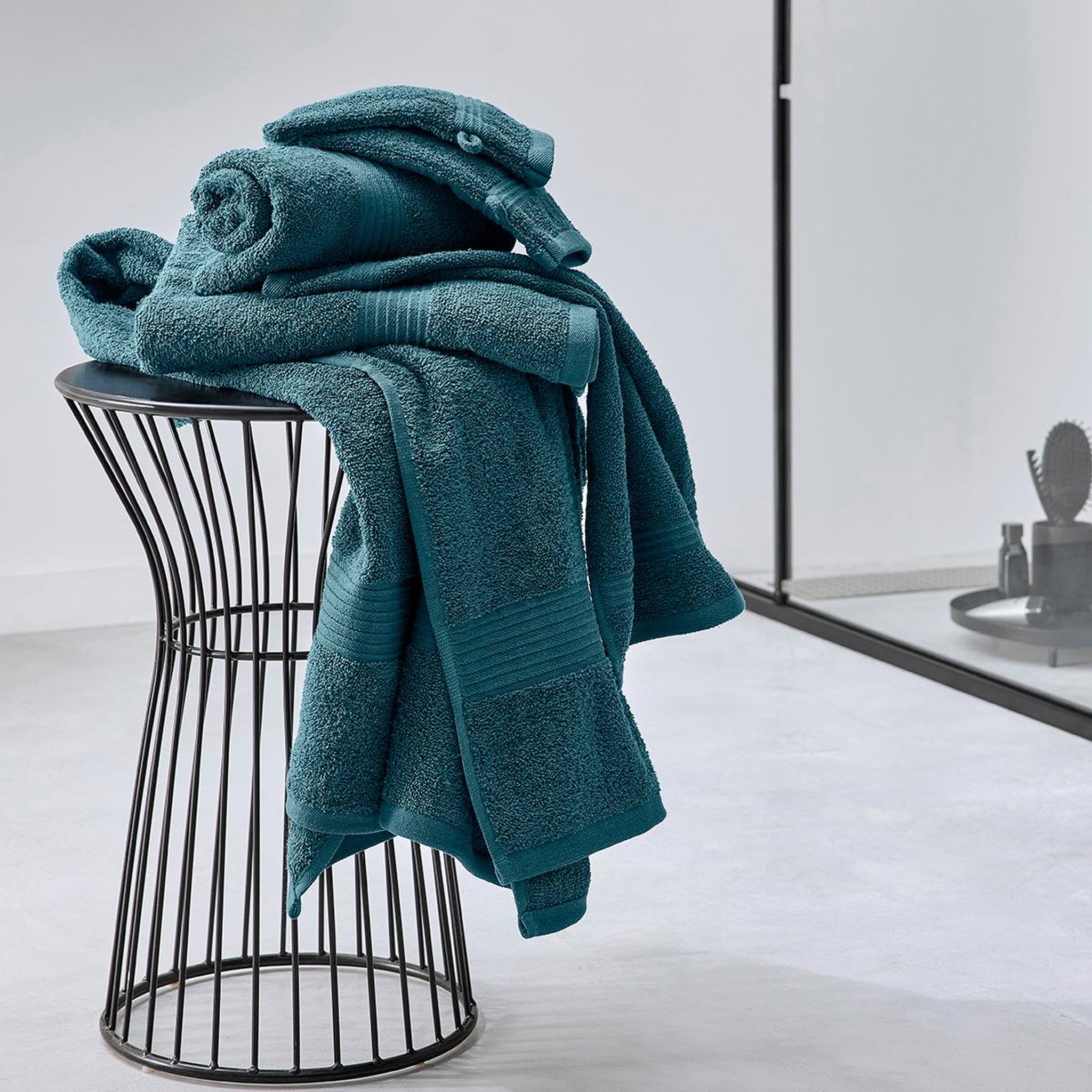 Voir la diapositive 3 : TODAY Serviette de toilette unie en coton 450 g/m²