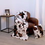 Voir la diapositive 2 : ATMOSPHERA Plaid Vache - 130 x 160 cm - Blanc et marron